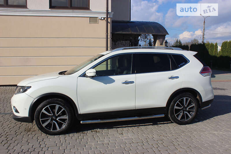 Позашляховик / Кросовер Nissan X-Trail 2015 в Дунаївцях