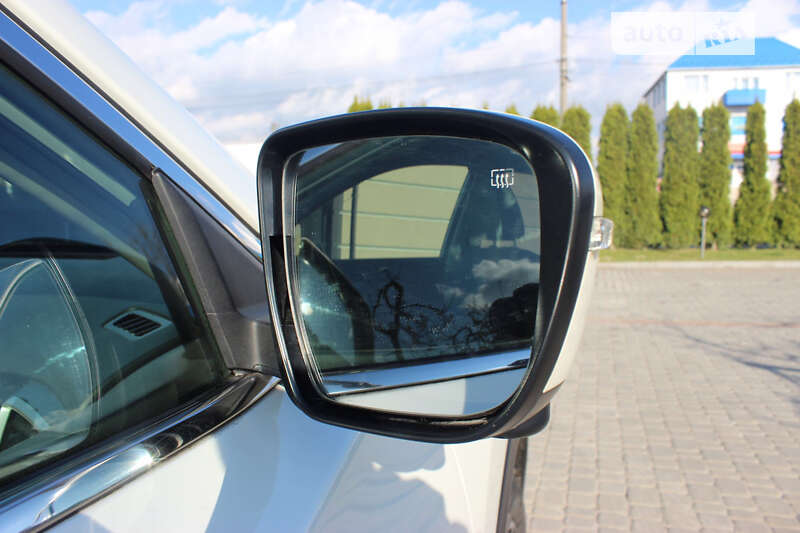 Позашляховик / Кросовер Nissan X-Trail 2015 в Дунаївцях