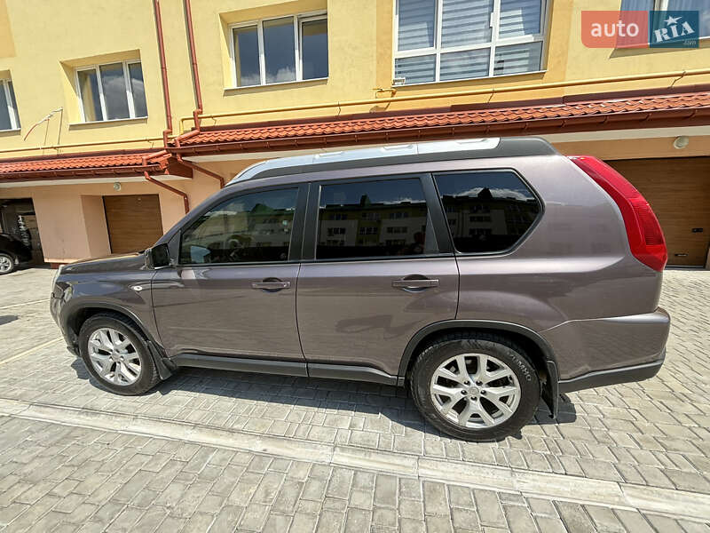 Позашляховик / Кросовер Nissan X-Trail 2012 в Львові