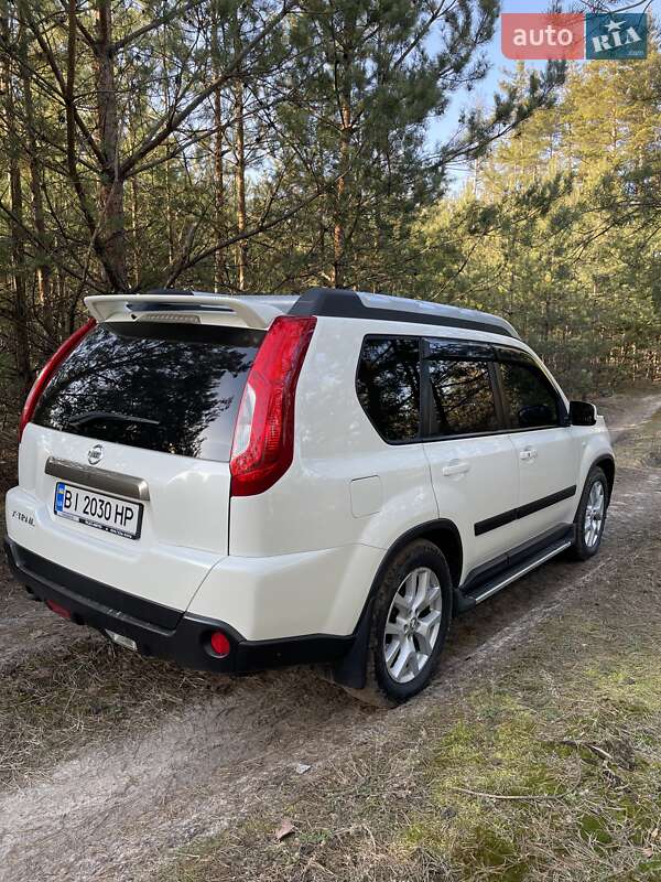 Внедорожник / Кроссовер Nissan X-Trail 2011 в Зенькове