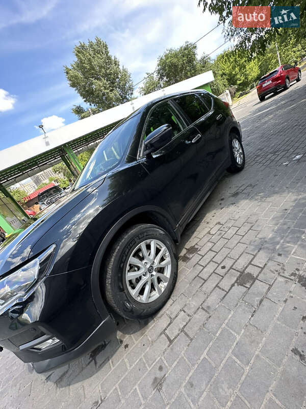 Позашляховик / Кросовер Nissan X-Trail 2019 в Дніпрі