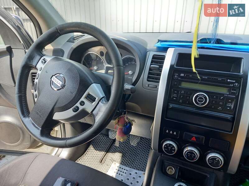 Позашляховик / Кросовер Nissan X-Trail 2010 в Миколаєві