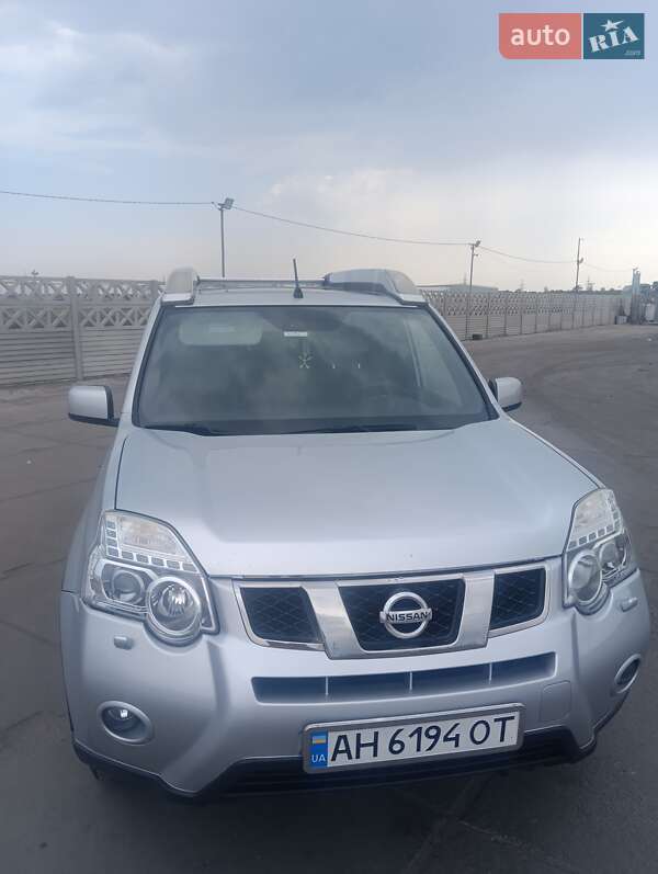 Позашляховик / Кросовер Nissan X-Trail 2011 в Дачному