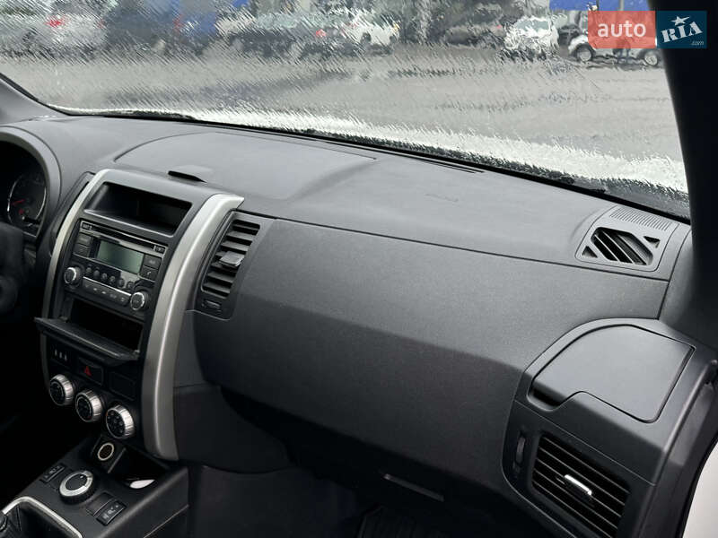 Внедорожник / Кроссовер Nissan X-Trail 2013 в Киеве