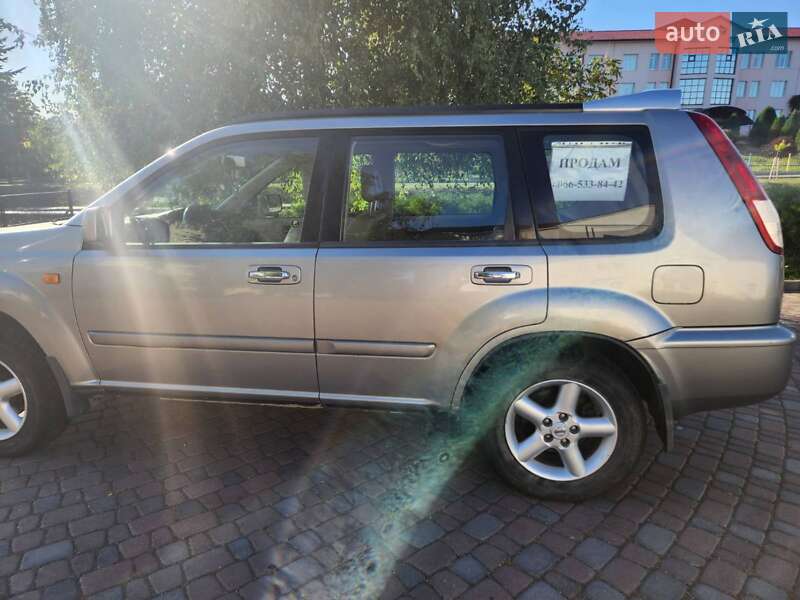 Позашляховик / Кросовер Nissan X-Trail 2001 в Чернівцях