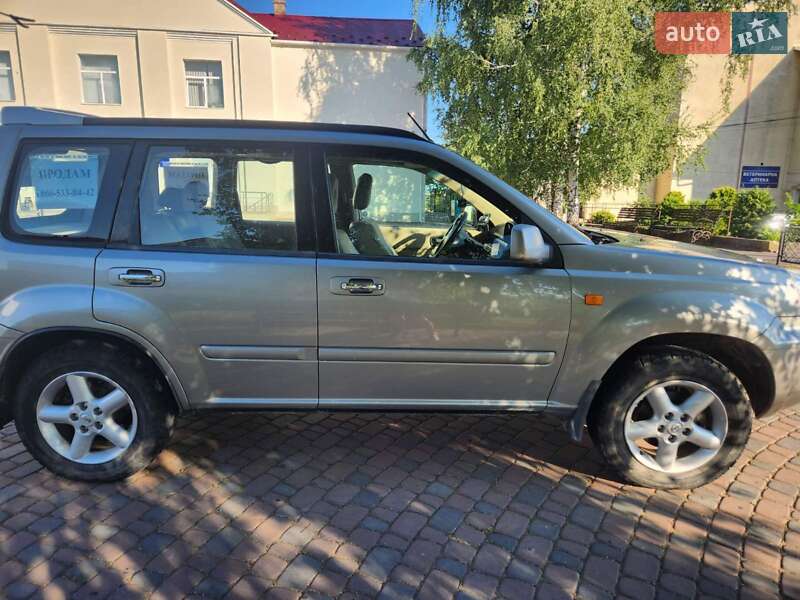 Позашляховик / Кросовер Nissan X-Trail 2001 в Чернівцях