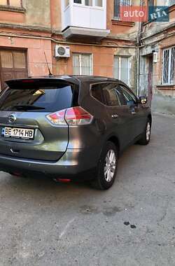 Внедорожник / Кроссовер Nissan X-Trail 2015 в 