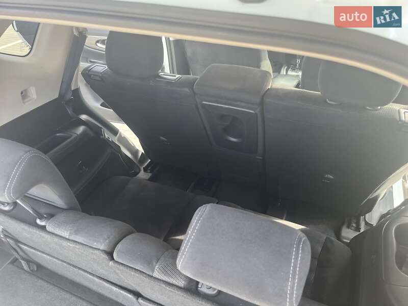 Внедорожник / Кроссовер Nissan X-Trail 2016 в Калуше