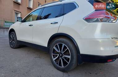 Внедорожник / Кроссовер Nissan X-Trail 2016 в Дубно