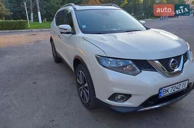 Внедорожник / Кроссовер Nissan X-Trail 2016 в Дубно