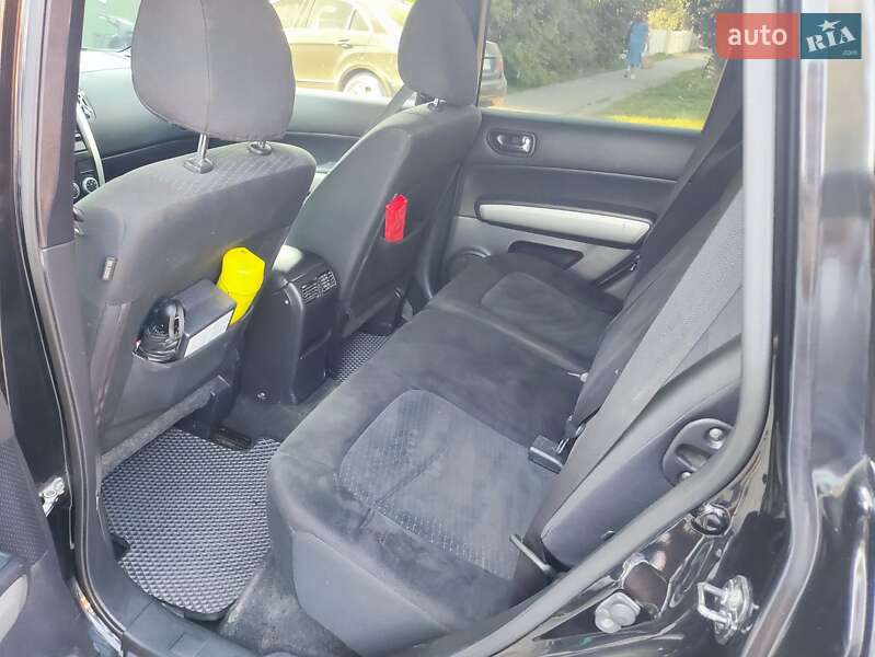 Позашляховик / Кросовер Nissan X-Trail 2011 в Рокитному