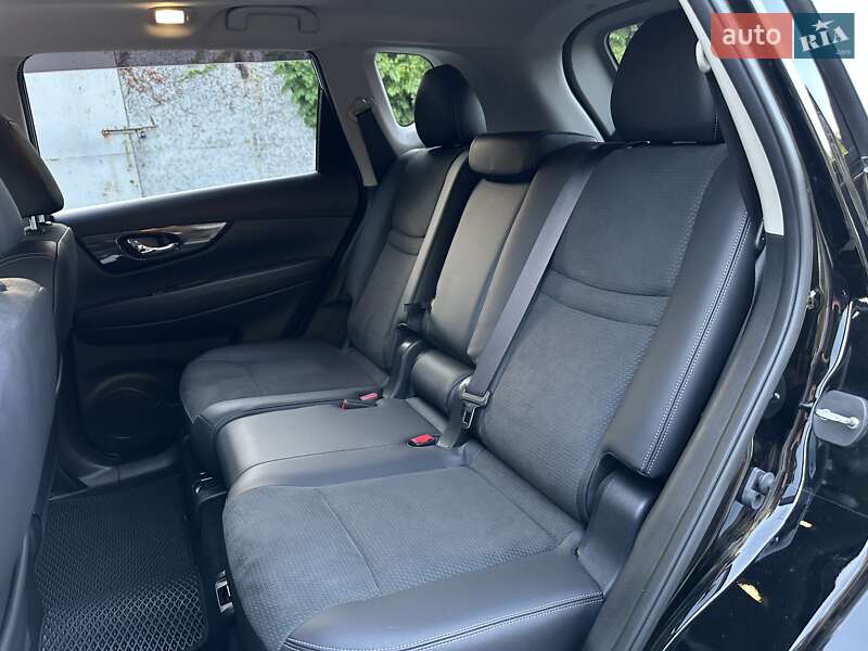 Внедорожник / Кроссовер Nissan X-Trail 2018 в Павлограде