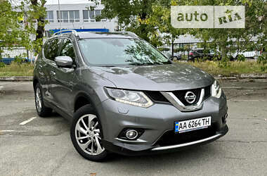 Позашляховик / Кросовер Nissan X-Trail 2016 в 