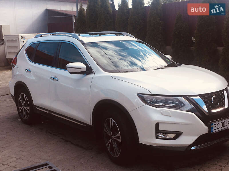 Внедорожник / Кроссовер Nissan X-Trail 2017 в Львове