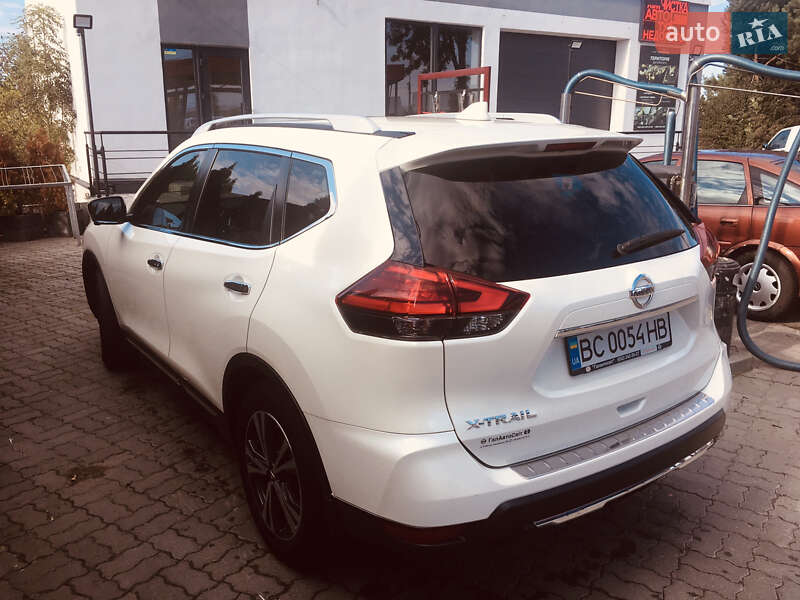 Внедорожник / Кроссовер Nissan X-Trail 2017 в Львове