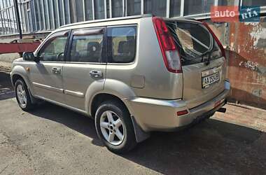 Внедорожник / Кроссовер Nissan X-Trail 2003 в Киеве