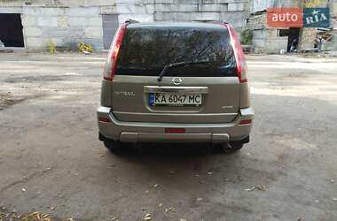 Внедорожник / Кроссовер Nissan X-Trail 2003 в 