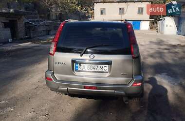 Внедорожник / Кроссовер Nissan X-Trail 2003 в 