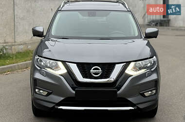 Внедорожник / Кроссовер Nissan X-Trail 2017 в 