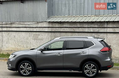 Внедорожник / Кроссовер Nissan X-Trail 2017 в 