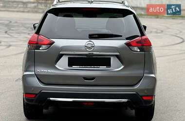 Внедорожник / Кроссовер Nissan X-Trail 2017 в 