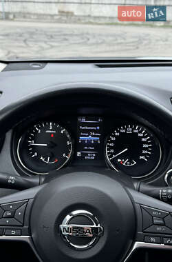 Внедорожник / Кроссовер Nissan X-Trail 2017 в 