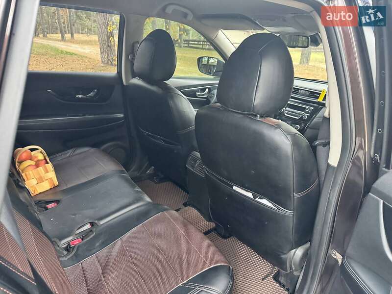 Позашляховик / Кросовер Nissan X-Trail 2019 в Рокитному