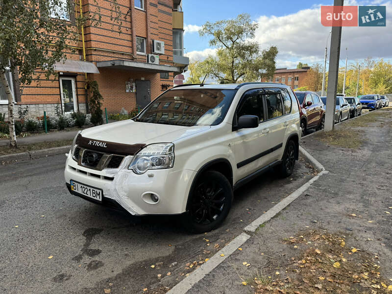 Внедорожник / Кроссовер Nissan X-Trail 2011 в 