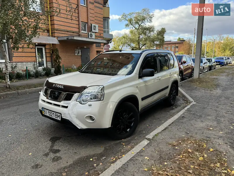 Внедорожник / Кроссовер Nissan X-Trail 2011 в 