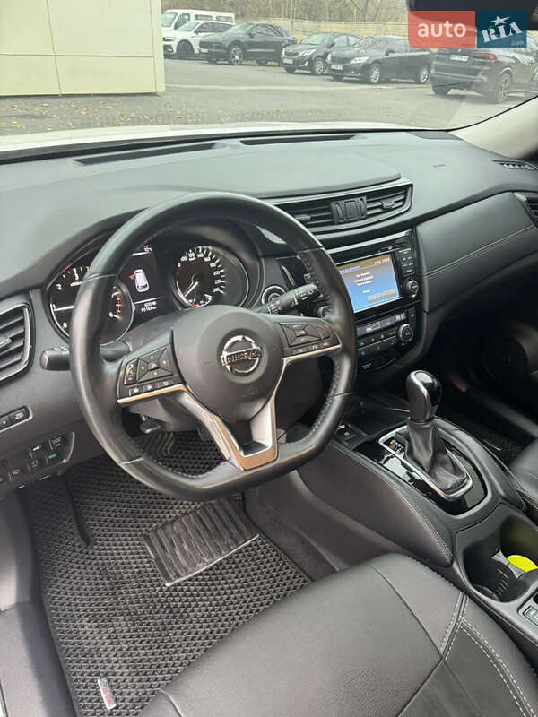Внедорожник / Кроссовер Nissan X-Trail 2017 в Днепре