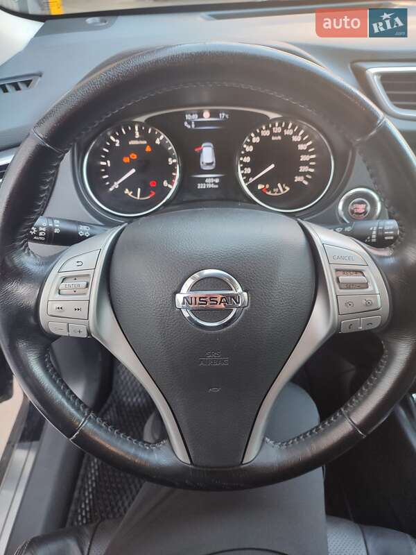 Позашляховик / Кросовер Nissan X-Trail 2014 в Десні