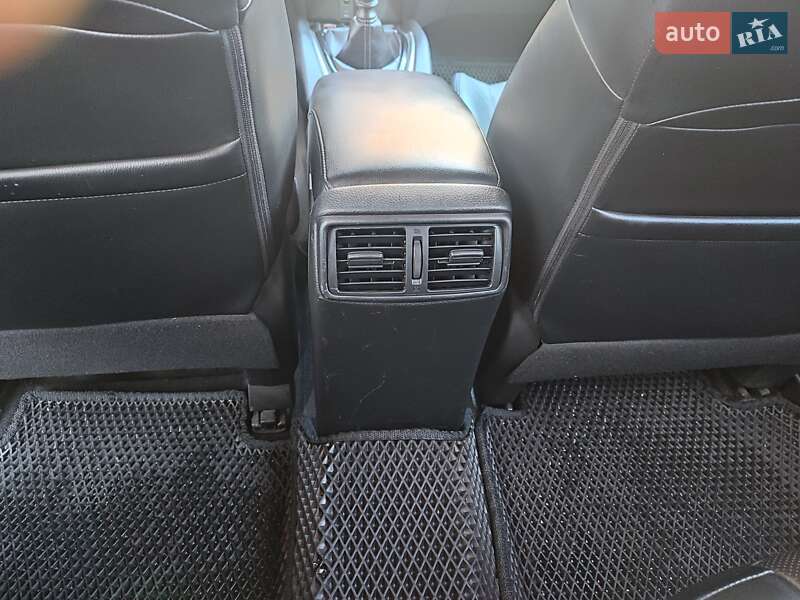 Позашляховик / Кросовер Nissan X-Trail 2014 в Десні