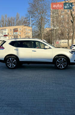 Внедорожник / Кроссовер Nissan X-Trail 2015 в Луцке