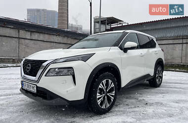 Внедорожник / Кроссовер Nissan X-Trail 2023 в 