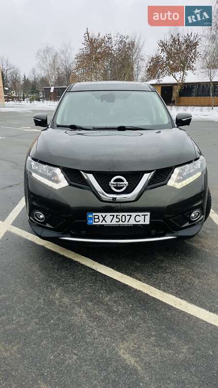 Внедорожник / Кроссовер Nissan X-Trail 2016 в Нетешине