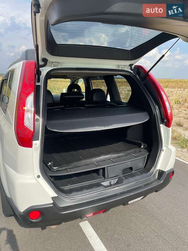 Позашляховик / Кросовер Nissan X-Trail 2014 в Києві