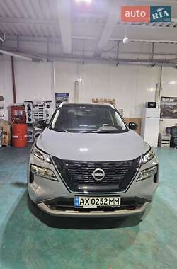 Внедорожник / Кроссовер Nissan X-Trail 2023 в 