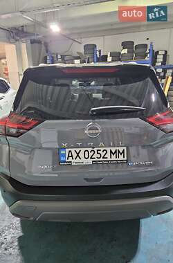Внедорожник / Кроссовер Nissan X-Trail 2023 в 