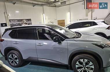 Внедорожник / Кроссовер Nissan X-Trail 2023 в 