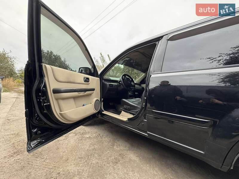 Внедорожник / Кроссовер Nissan X-Trail 2003 в Ромнах