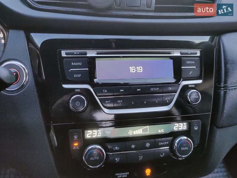 Позашляховик / Кросовер Nissan X-Trail 2017 в Хмельницькому