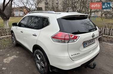 Позашляховик / Кросовер Nissan X-Trail 2016 в Млиніві