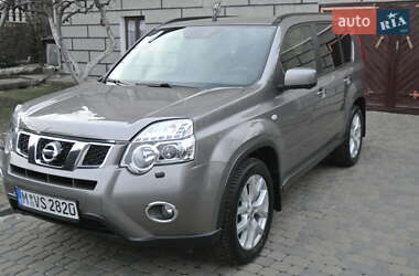 Позашляховик / Кросовер Nissan X-Trail 2013 в 