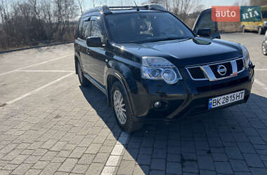 Позашляховик / Кросовер Nissan X-Trail 2011 в 