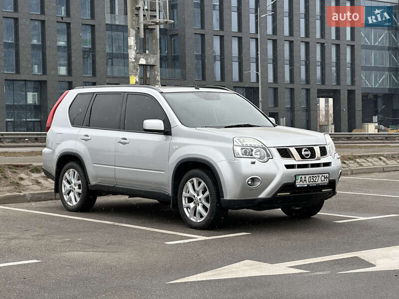 Внедорожник / Кроссовер Nissan X-Trail 2011 в 