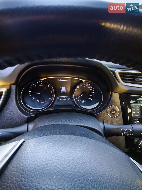 Позашляховик / Кросовер Nissan X-Trail 2016 в Полтаві