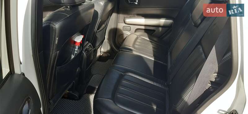 Позашляховик / Кросовер Nissan X-Trail 2012 в Вараші