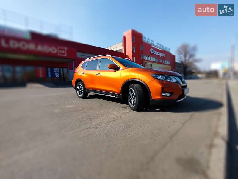Позашляховик / Кросовер Nissan X-Trail 2017 в 