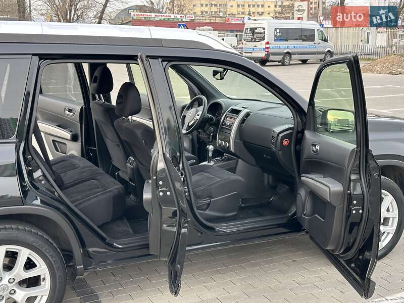 Позашляховик / Кросовер Nissan X-Trail 2012 в 