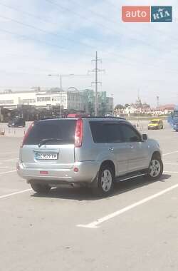 Позашляховик / Кросовер Nissan X-Trail 2005 в 